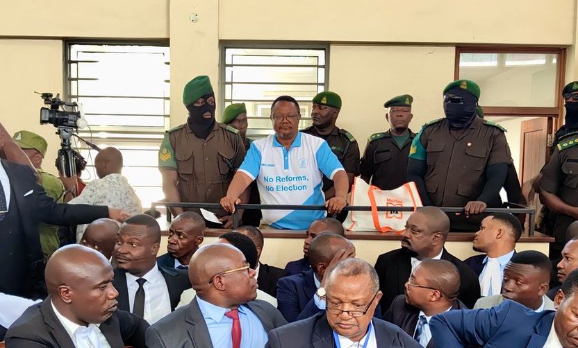 Tundu Lissu Atengwa na Wafungwa Wengine Gereza la Ukonga